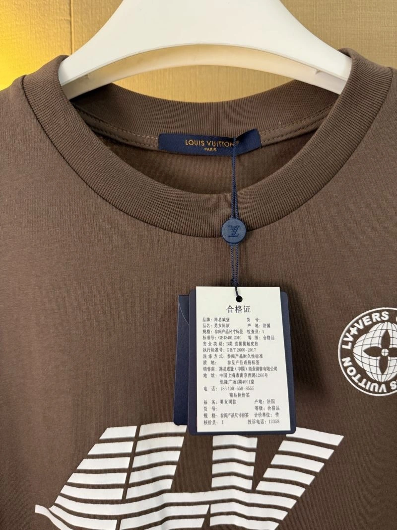 Louis Vuitton T-Shirts Versatile 138404