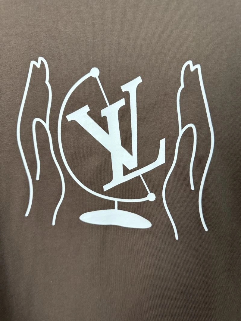 Louis Vuitton T-Shirts Versatile 138404