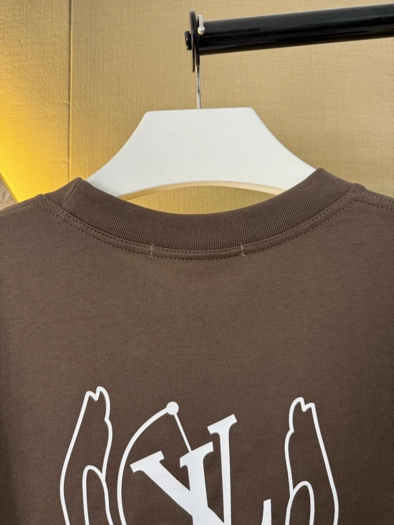 Louis Vuitton T-Shirts Versatile 138404