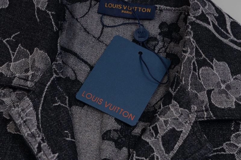 Neat Louis Vuitton T-Shirts 138391
