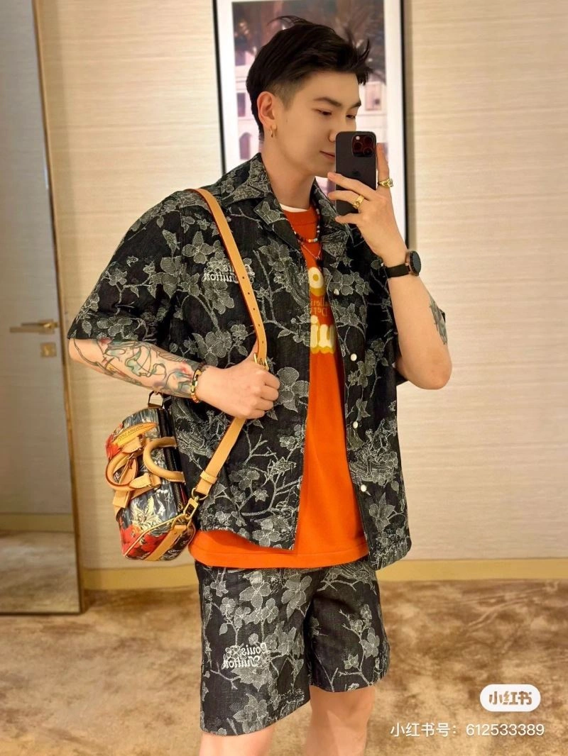 Neat Louis Vuitton T-Shirts 138391
