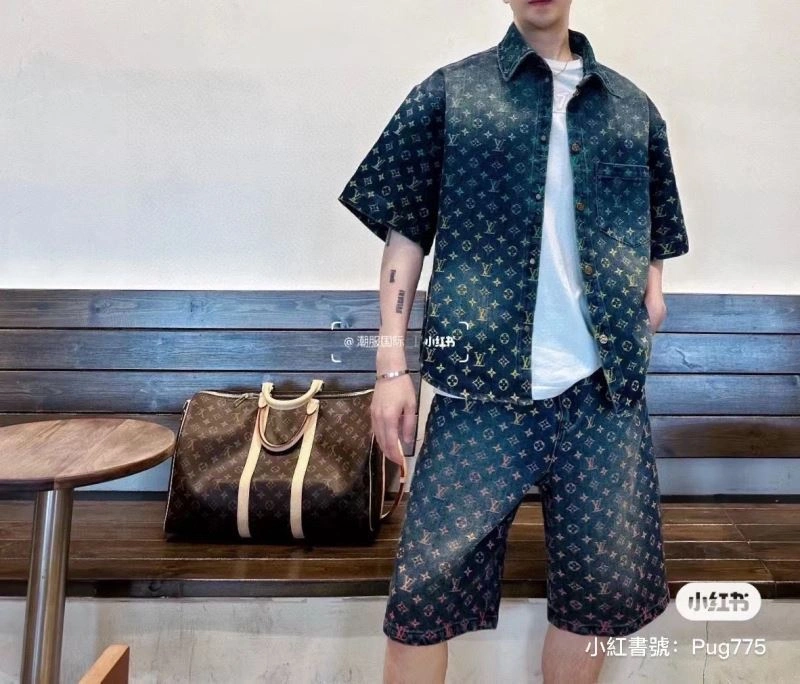 Affordable Louis Vuitton T-Shirts 138382