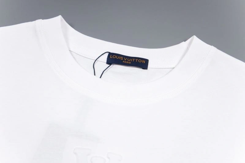 Attractive Louis Vuitton T-Shirts 138385