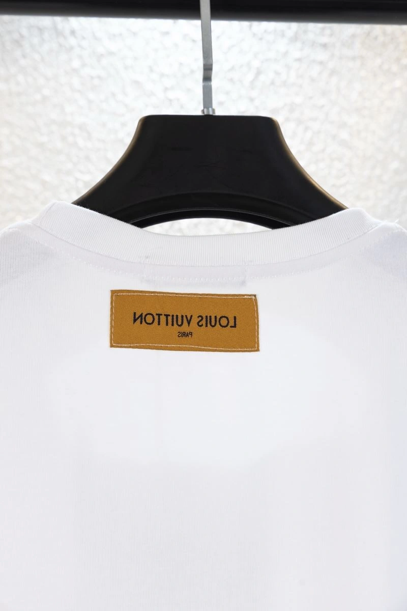Trendy Louis Vuitton T-Shirts 138389