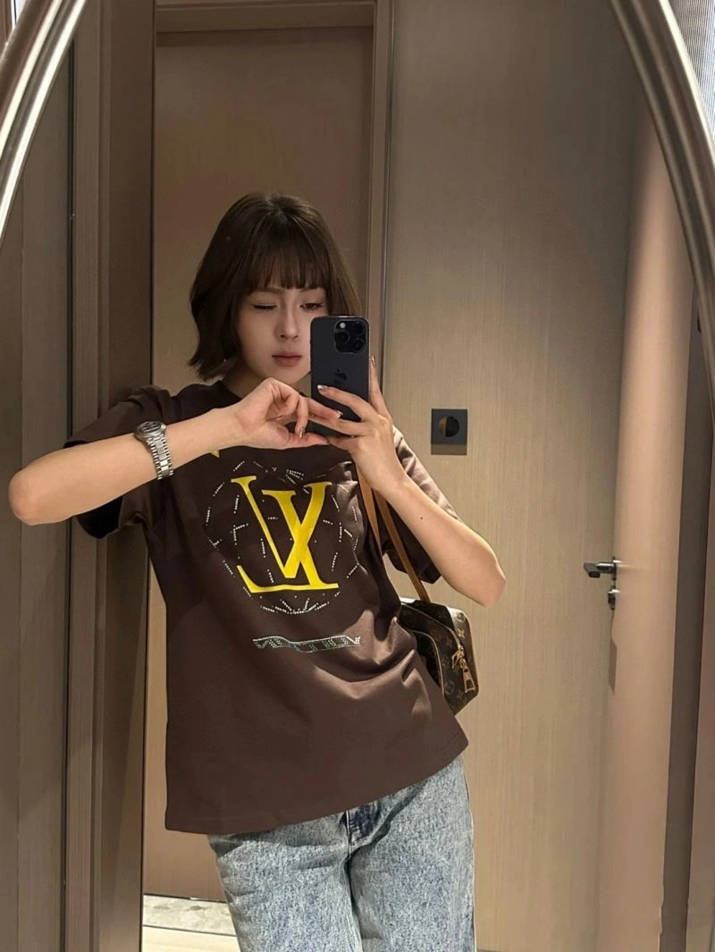 Louis Vuitton T-Shirts Minimalist 138388