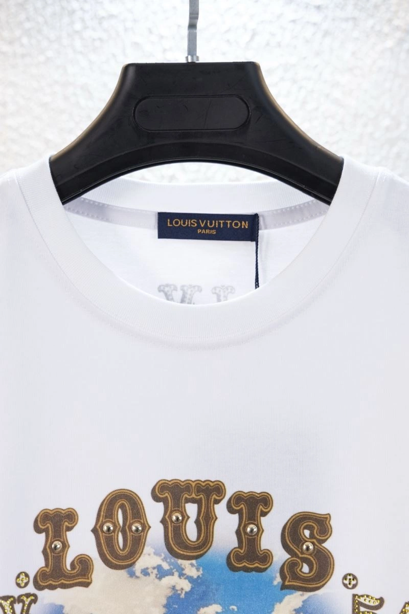 Louis Vuitton T-Shirts Snug 138376