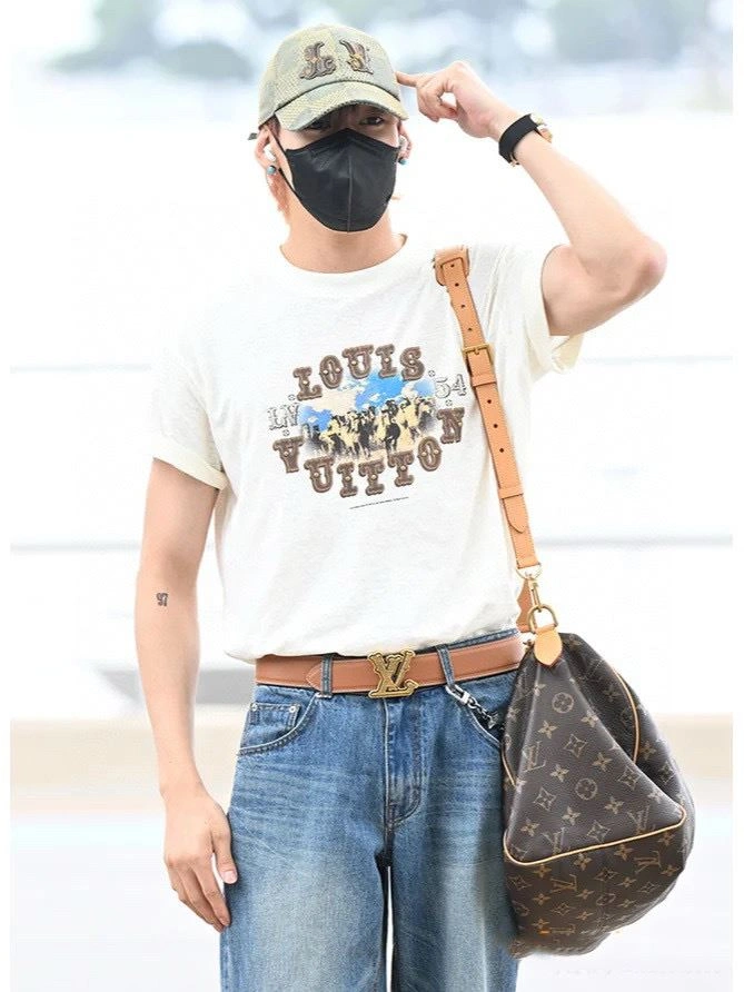 Louis Vuitton T-Shirts Snug 138376