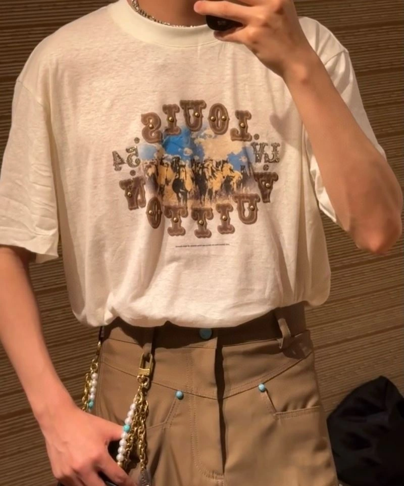 Louis Vuitton T-Shirts Snug 138376