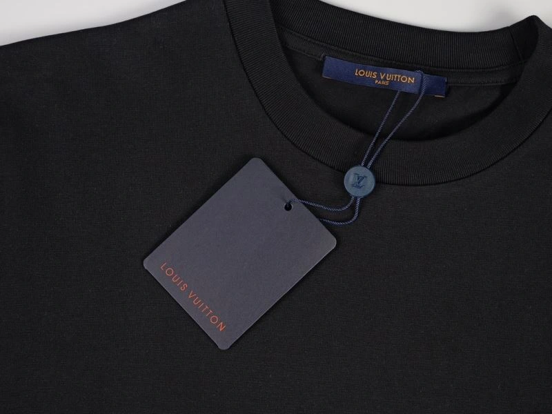 Louis Vuitton T-Shirts Popular 138356
