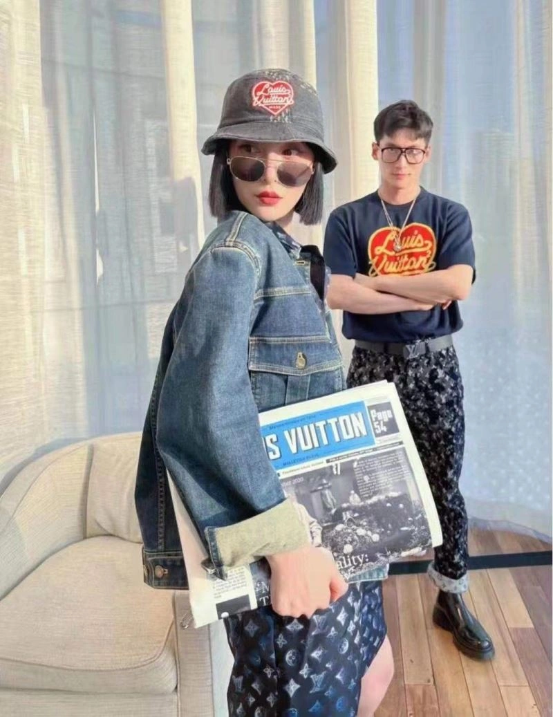 Louis Vuitton T-Shirts Contemporary 138361