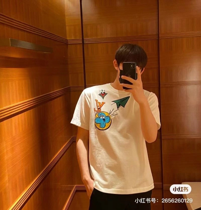 Popular Louis Vuitton T-Shirts 138363