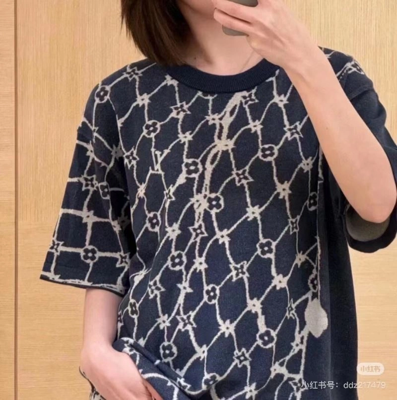 Modern Louis Vuitton T-Shirts 138354