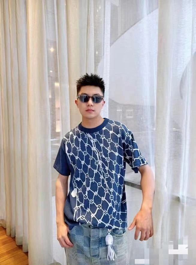 Modern Louis Vuitton T-Shirts 138354