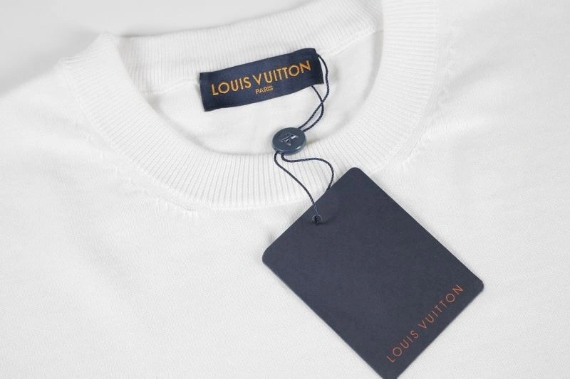 Louis Vuitton T-Shirts Sporty 138350