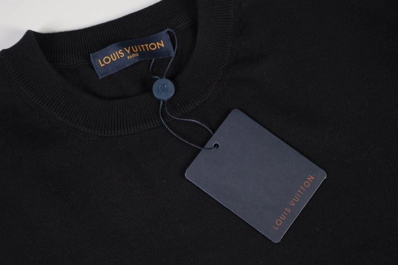 Refined Louis Vuitton T-Shirts 138360
