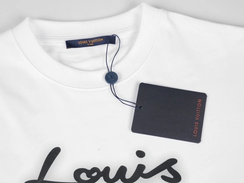 Resilient Louis Vuitton T-Shirts 138352