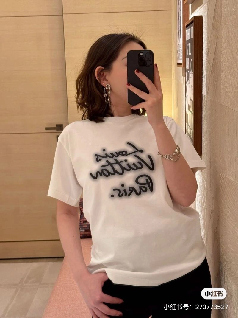 Resilient Louis Vuitton T-Shirts 138352