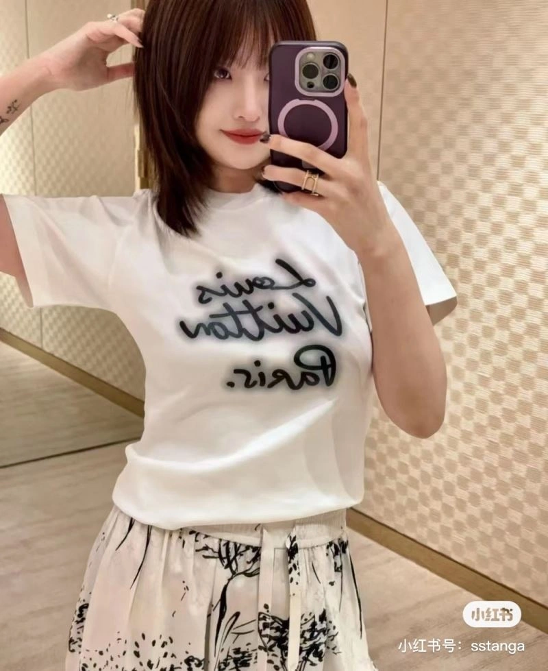 Resilient Louis Vuitton T-Shirts 138352