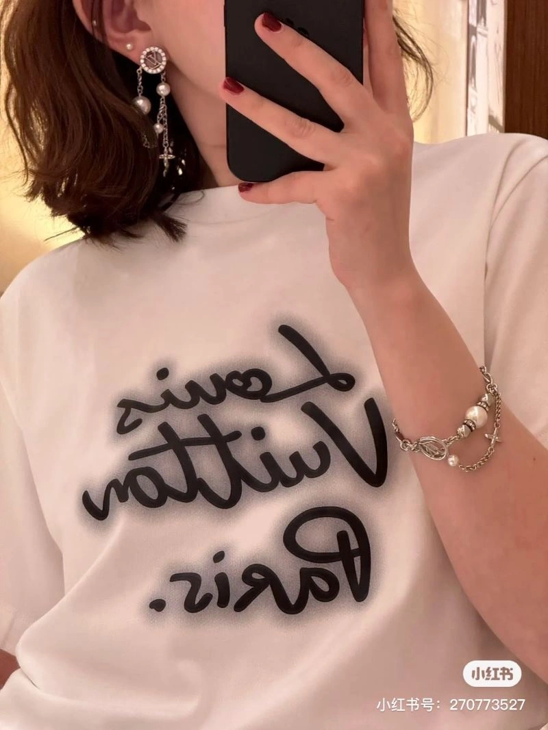 Resilient Louis Vuitton T-Shirts 138352