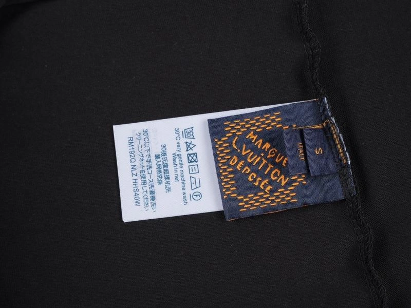 TechFriendly Louis Vuitton T-Shirts 138357