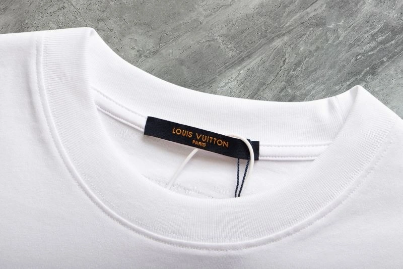 Affordable Louis Vuitton T-Shirts 138346