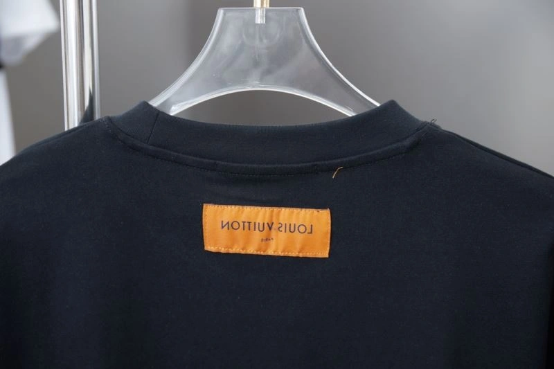 Compact Louis Vuitton T-Shirts 138345