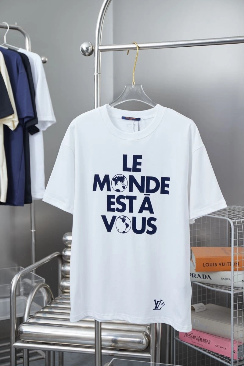 Sleek Louis Vuitton T-Shirts 138347