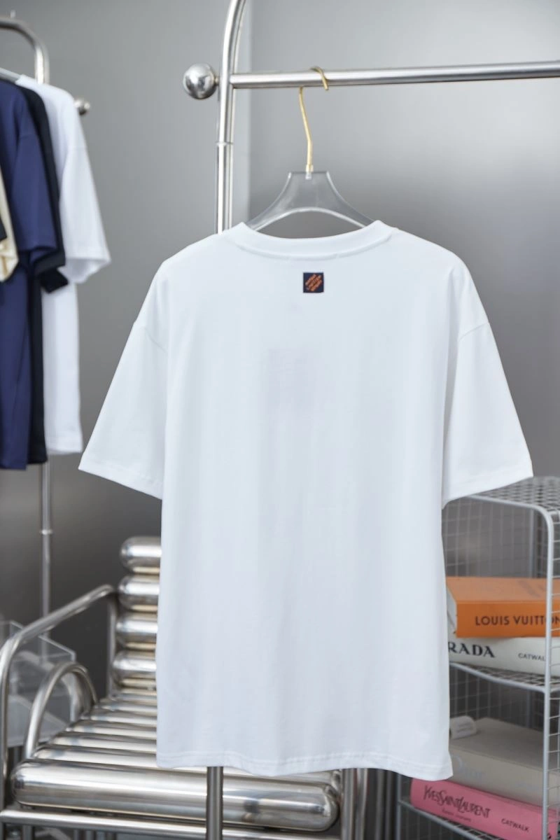 Sleek Louis Vuitton T-Shirts 138347