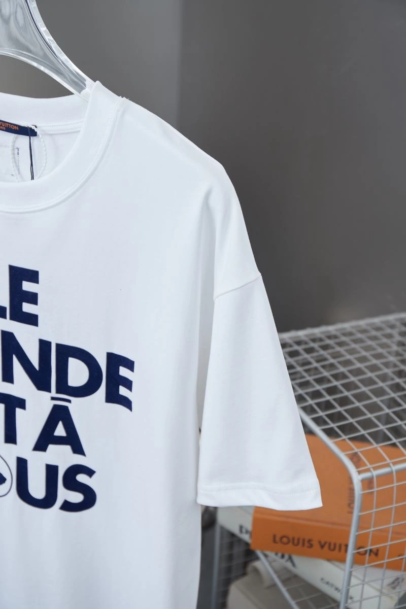 Sleek Louis Vuitton T-Shirts 138347