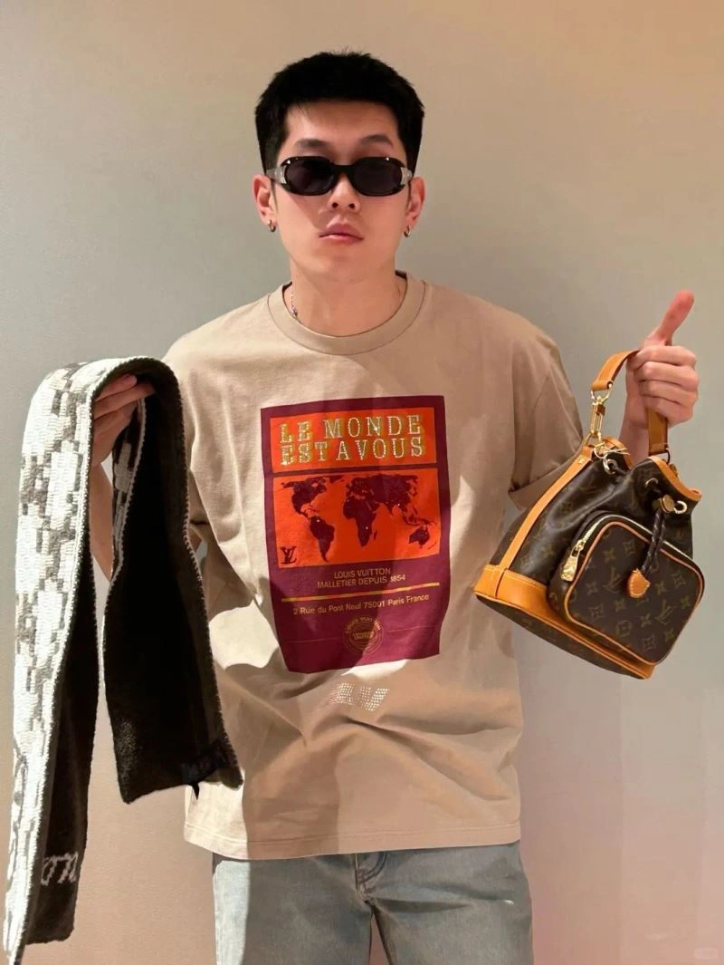 Unique Louis Vuitton T-Shirts 138342