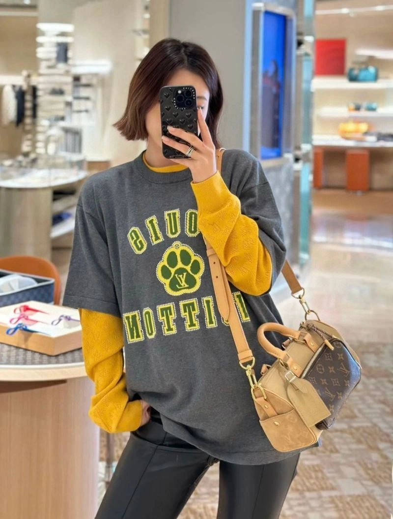 EyeCatching Louis Vuitton T-Shirts 138341