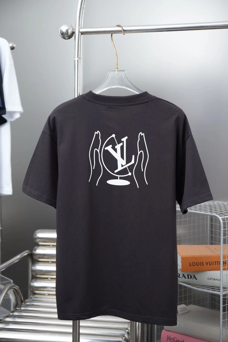 Sleek Louis Vuitton T-Shirts 138336