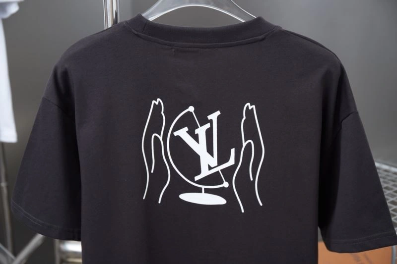 Sleek Louis Vuitton T-Shirts 138336