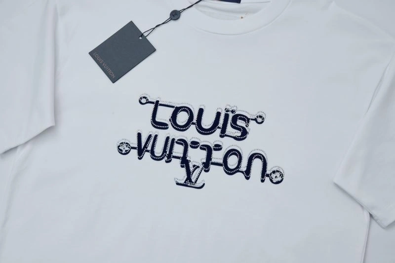 Louis Vuitton T-Shirts Minimalist 138333