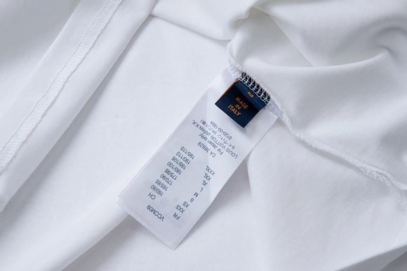 Practical Louis Vuitton T-Shirts 138331