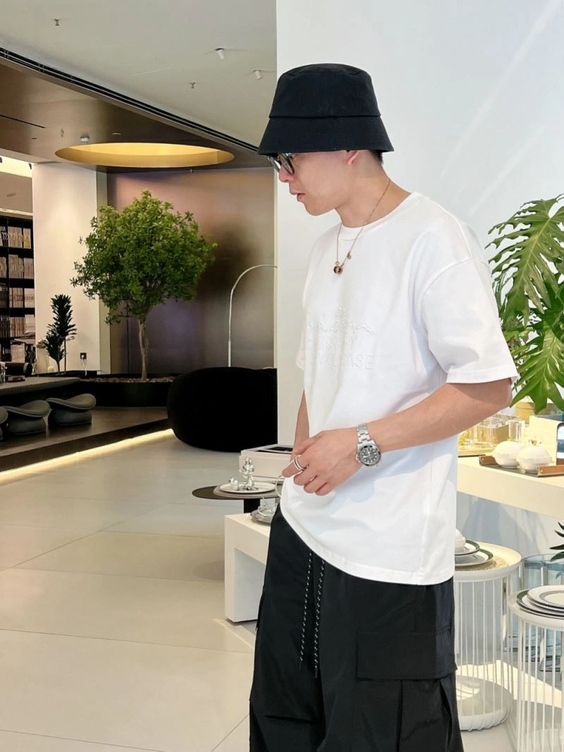 Practical Louis Vuitton T-Shirts 138331