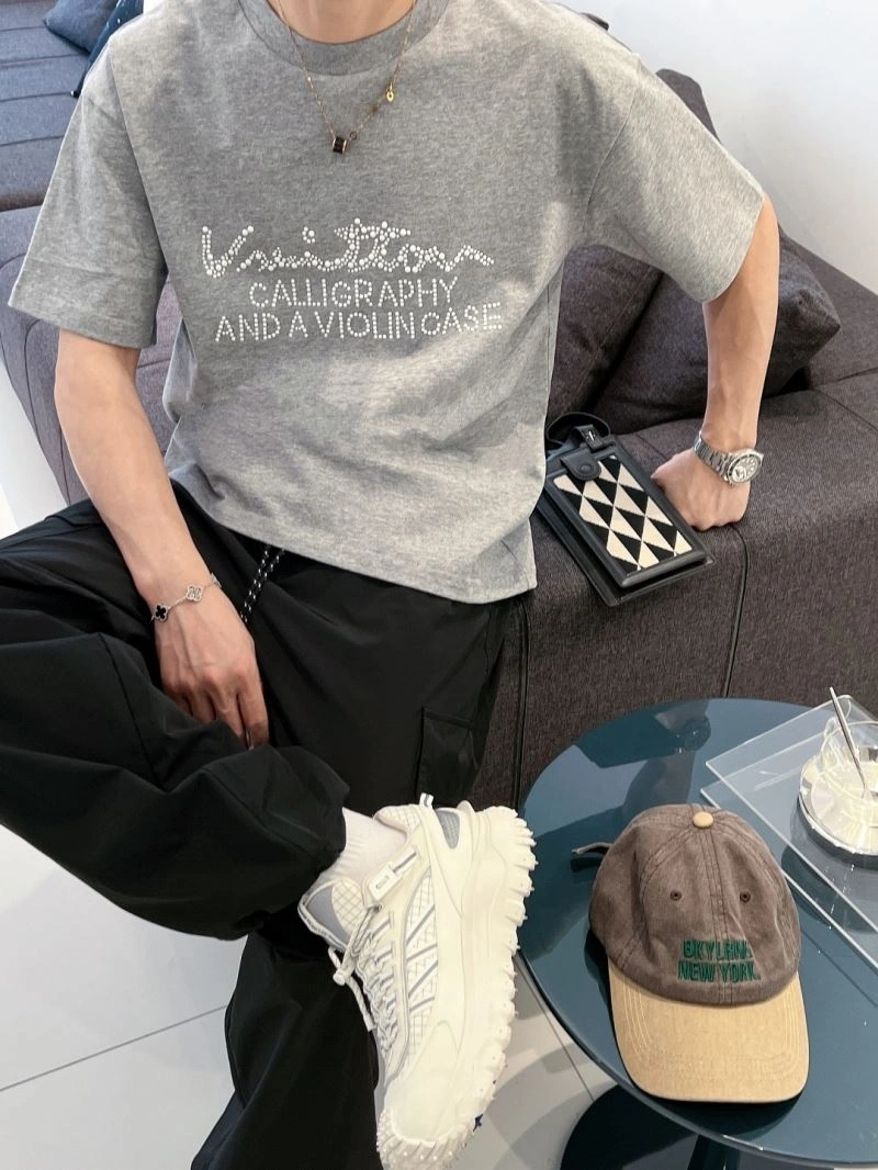 DailyWear Louis Vuitton T-Shirts 138337