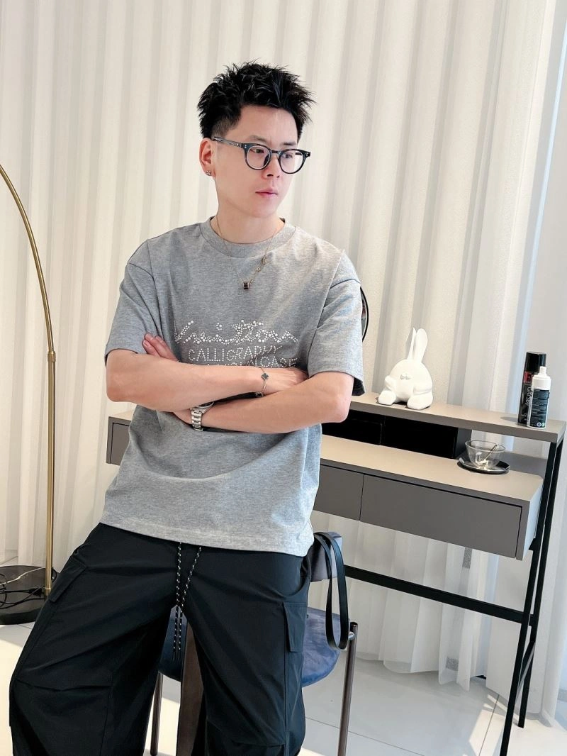 DailyWear Louis Vuitton T-Shirts 138337