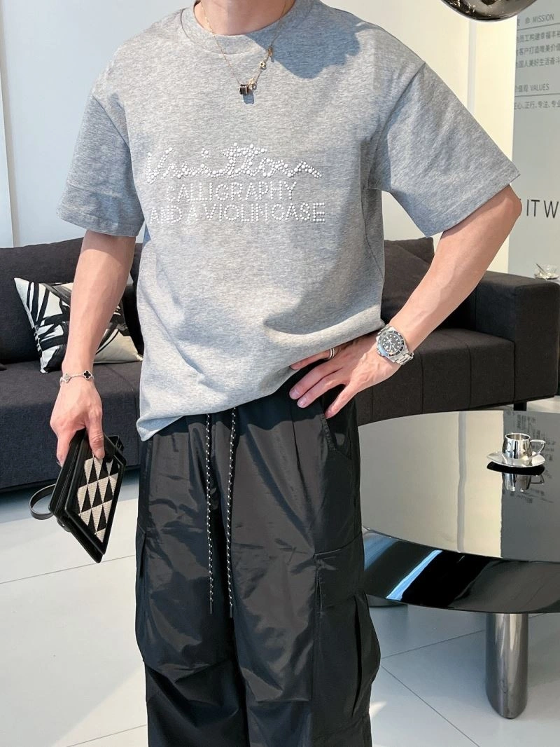 DailyWear Louis Vuitton T-Shirts 138337