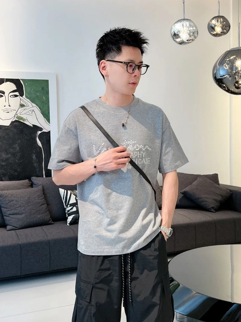 DailyWear Louis Vuitton T-Shirts 138337