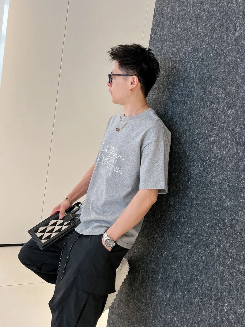 DailyWear Louis Vuitton T-Shirts 138337
