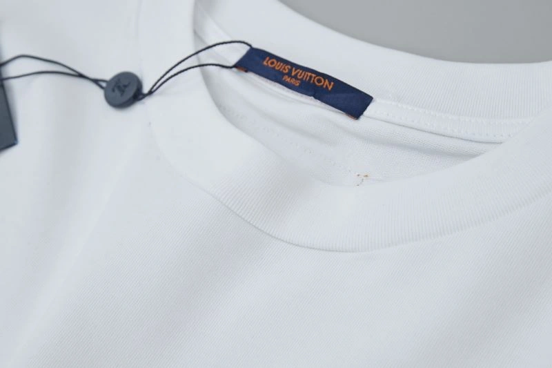 Louis Vuitton T-Shirts Sustainable 138328