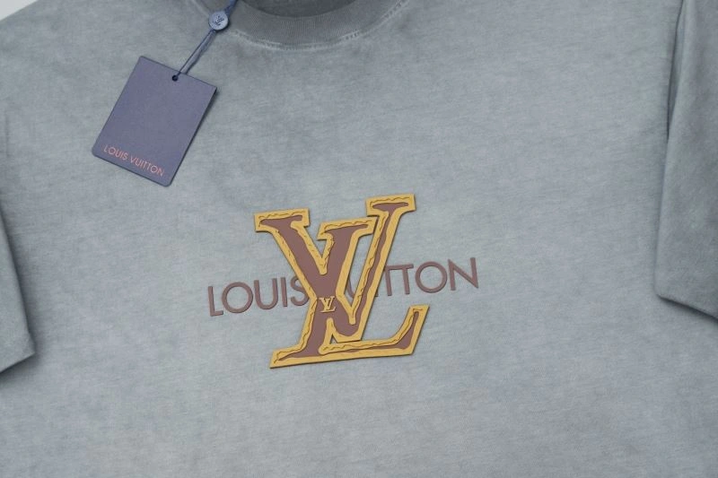 Upgraded Louis Vuitton T-Shirts 138314