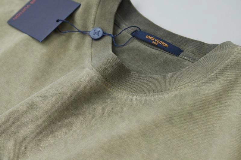 Louis Vuitton T-Shirts Bold 138329