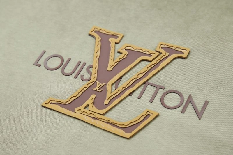 Louis Vuitton T-Shirts Bold 138329