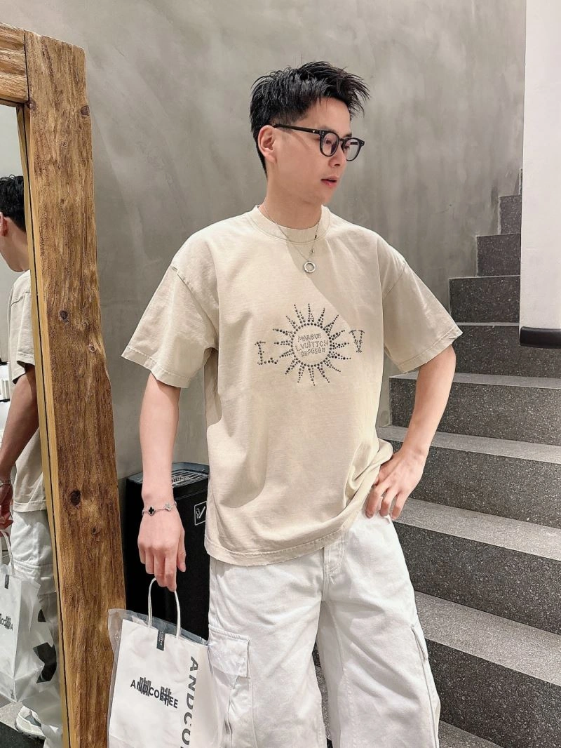 Bright Louis Vuitton T-Shirts 138380