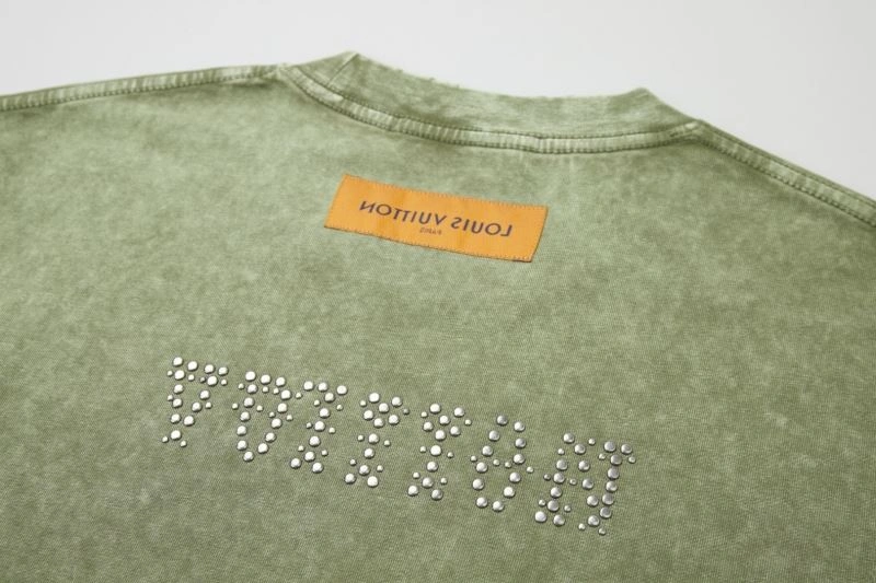 Stretchable Louis Vuitton T-Shirts 138323