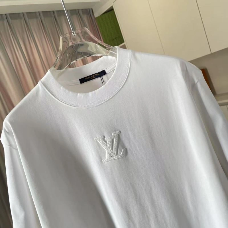 Louis Vuitton T-Shirts Resilient 138309