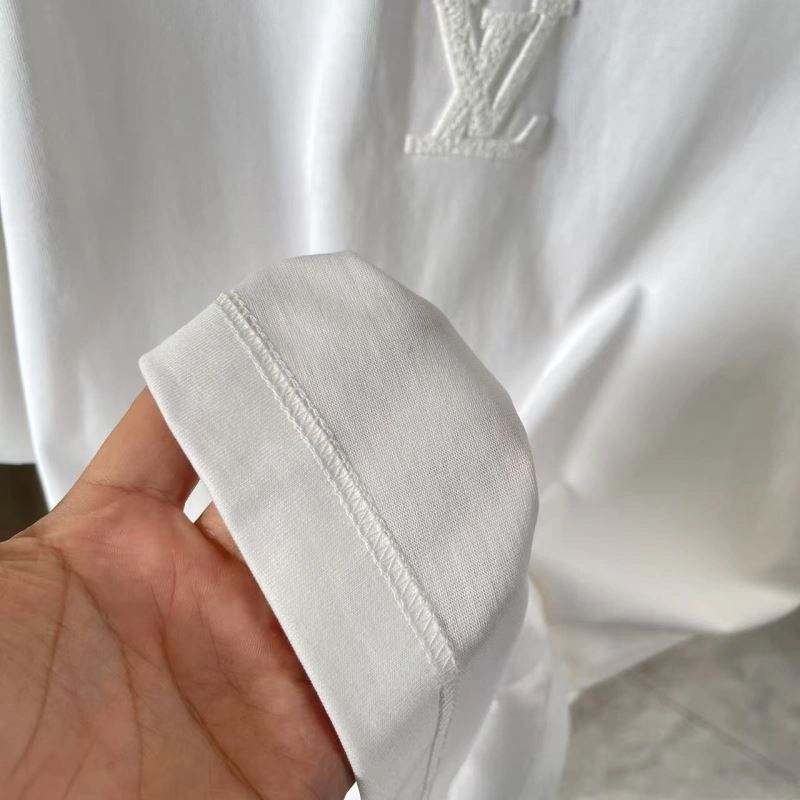 Louis Vuitton T-Shirts Resilient 138309