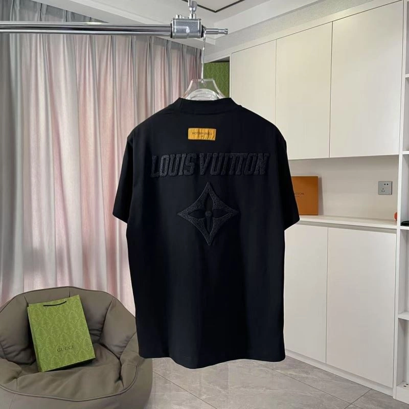 Louis Vuitton T-Shirts Bold 138325